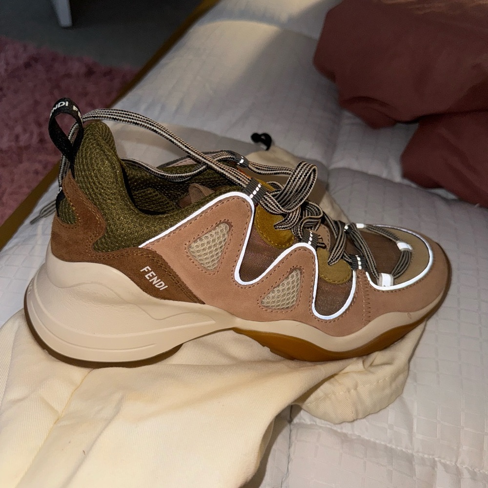 Only worn 3 times. Fendi sneakers. Size 8 in women. Very great condition!